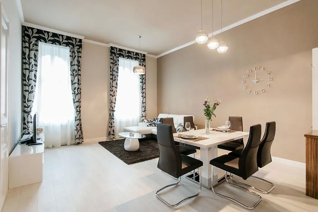 Parliment Luxury Apartment Budapest